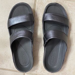 Strive Chia Anthracite slides flip flops sandals
